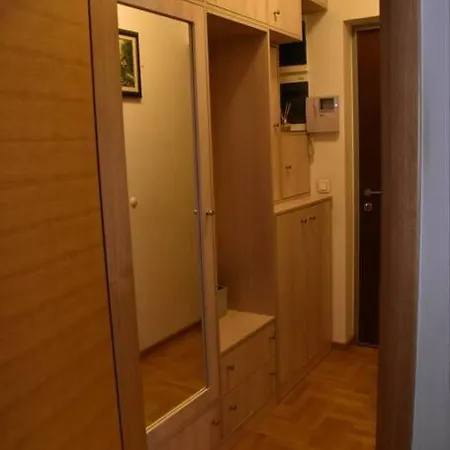 Apartment Toffee *